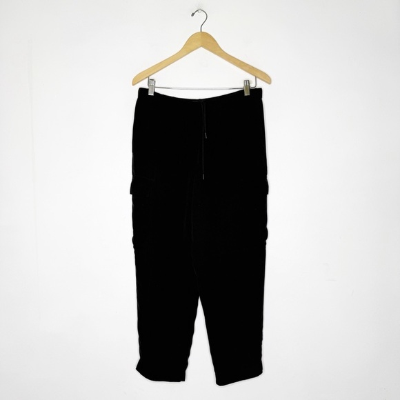 Theory Black Relaxed Fit Cargo Ankle Pants Size Medium | Pull-On Style - Picture 2 of 7
